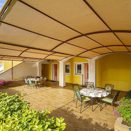 Apartmani Justic Njivice Exteriör bild