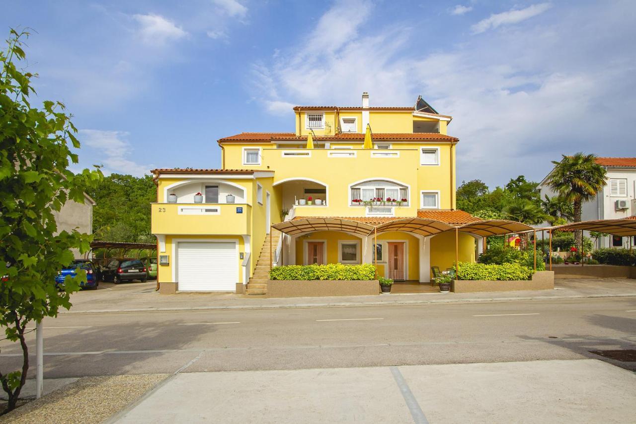 Apartmani Justic Njivice Exteriör bild