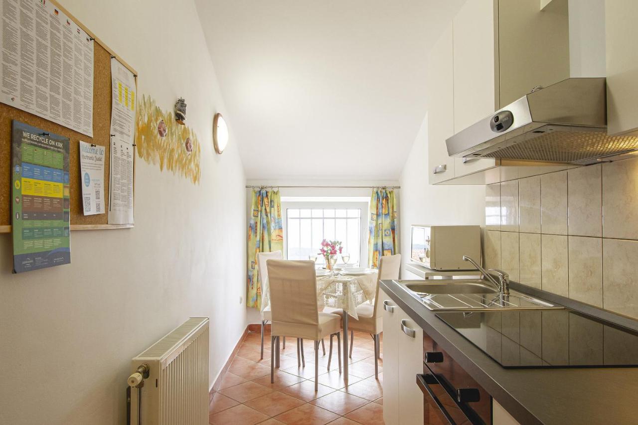 Apartmani Justic Njivice Exteriör bild