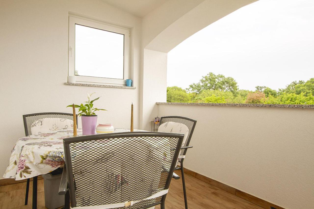 Apartmani Justic Njivice Exteriör bild