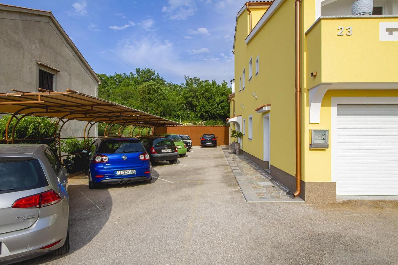 Apartmani Justic Njivice Exteriör bild