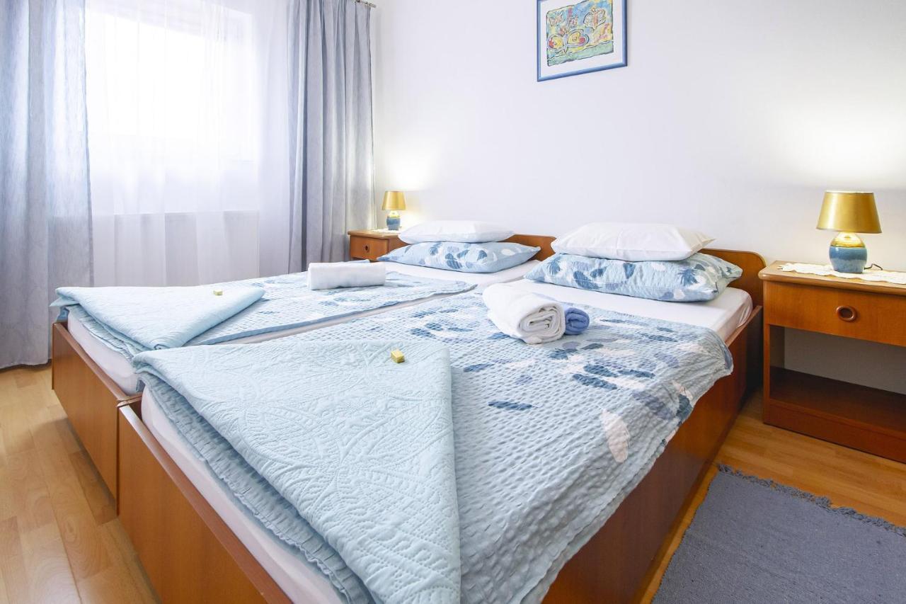 Apartmani Justic Njivice Exteriör bild