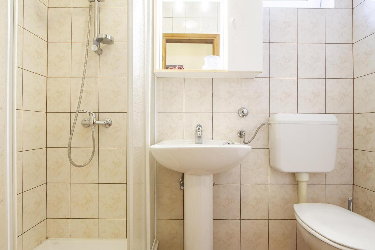 Apartmani Justic Njivice Exteriör bild